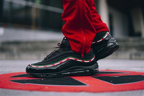 air max 97 1 x gucci|nike Air Max 97 undefeated.